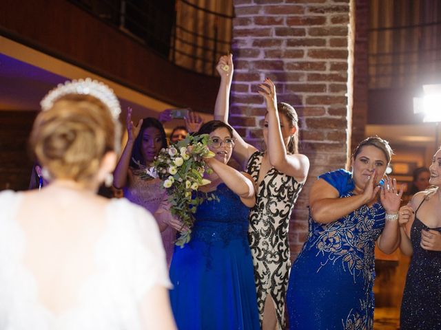 O casamento de Lucas e Melissa em Curitiba, Paraná 98