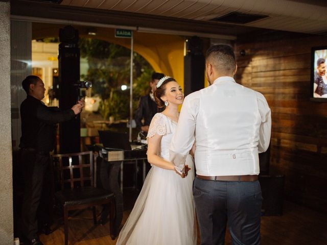 O casamento de Lucas e Melissa em Curitiba, Paraná 102