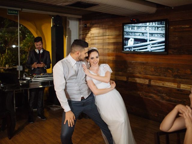 O casamento de Lucas e Melissa em Curitiba, Paraná 103