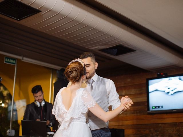 O casamento de Lucas e Melissa em Curitiba, Paraná 104