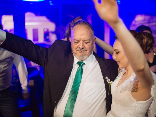 O casamento de Lucas e Melissa em Curitiba, Paraná 109