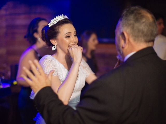 O casamento de Lucas e Melissa em Curitiba, Paraná 110
