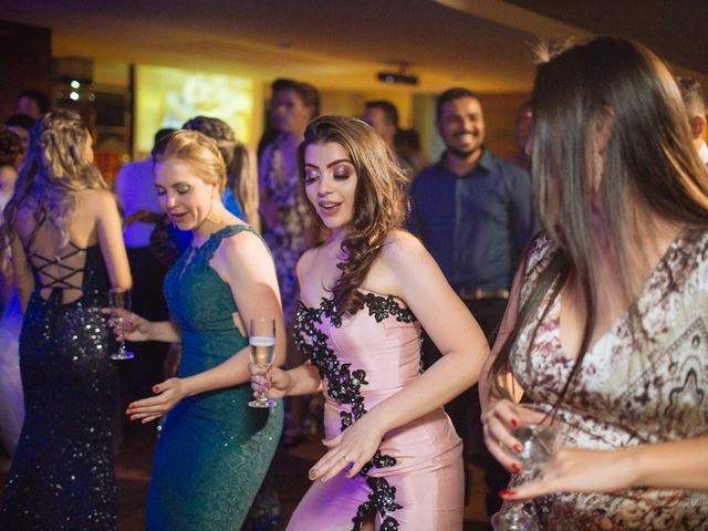 O casamento de Lucas e Melissa em Curitiba, Paraná 112