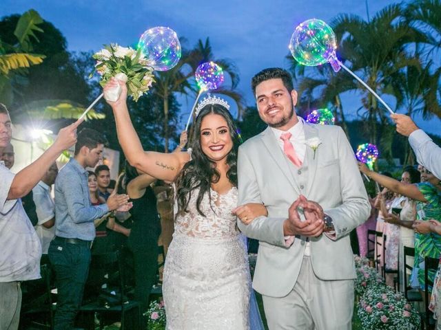 O casamento de Tiago e Lizziê em Ibirité, Minas Gerais 3