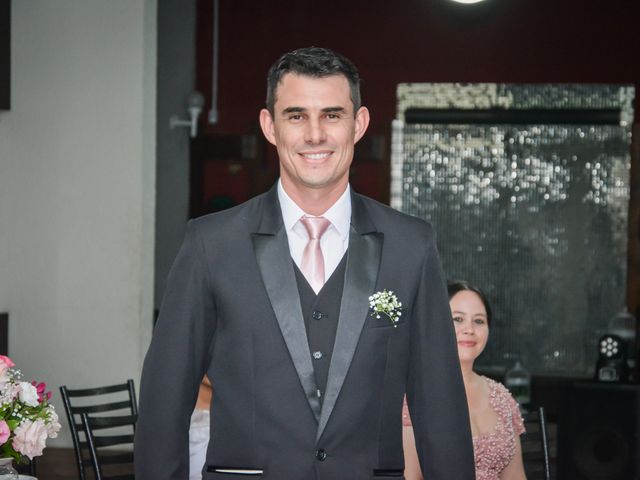 O casamento de Jeferson e Jéssica em Fazenda Rio Grande, Paraná 16