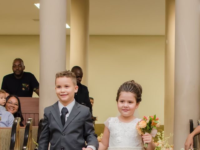 O casamento de Magno e Leticia em Betim, Minas Gerais 15