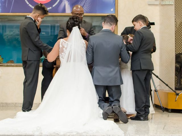 O casamento de Magno e Leticia em Betim, Minas Gerais 40