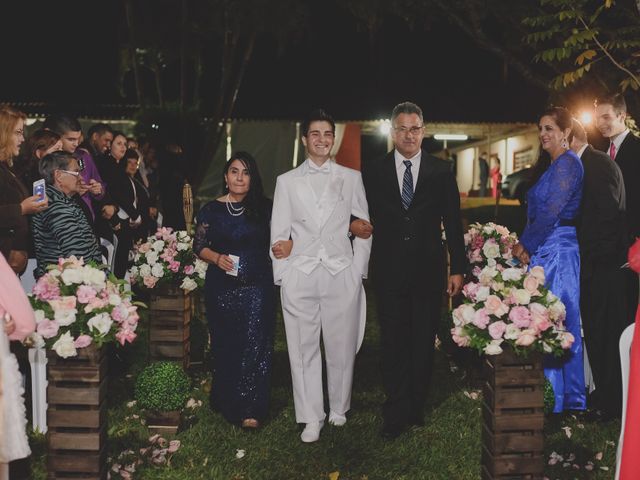 O casamento de Matheus e Gabriela em Santa Branca, São Paulo Estado 14