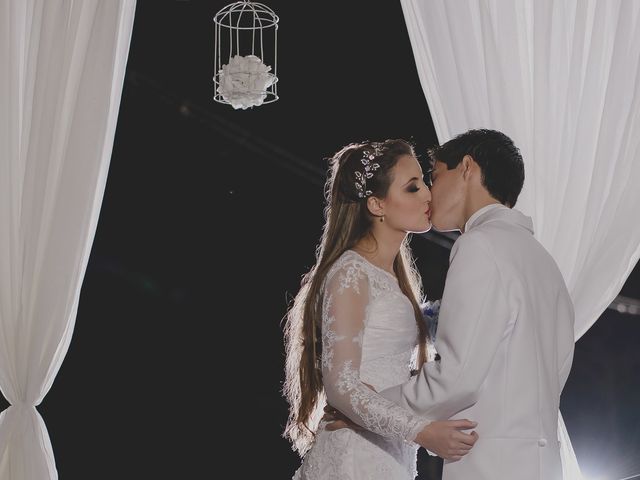 O casamento de Matheus e Gabriela em Santa Branca, São Paulo Estado 37