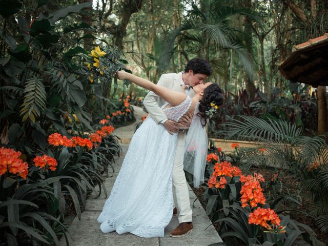 O casamento de Oliver e Louisy em Curitiba, Paraná 32