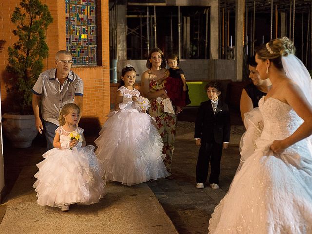 O casamento de Lessandro e Bruna em Barueri, São Paulo 15