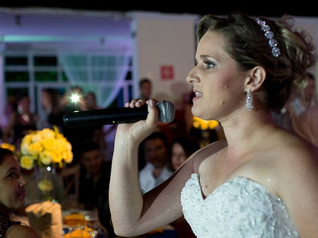 O casamento de Lessandro e Bruna em Barueri, São Paulo 21