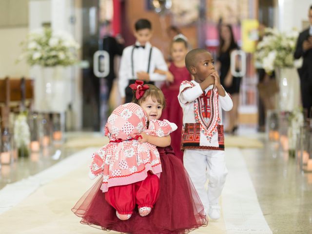 O casamento de Djonatan e Gabrielle em Curitiba, Paraná 47