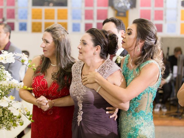 O casamento de Djonatan e Gabrielle em Curitiba, Paraná 59