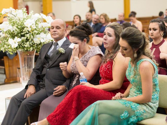 O casamento de Djonatan e Gabrielle em Curitiba, Paraná 71