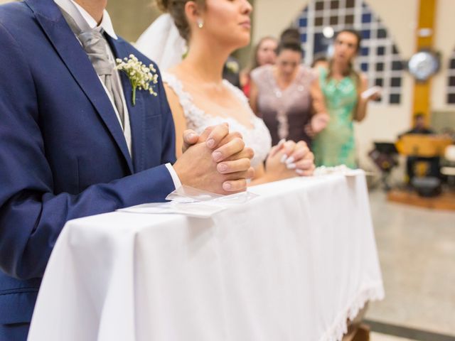 O casamento de Djonatan e Gabrielle em Curitiba, Paraná 83