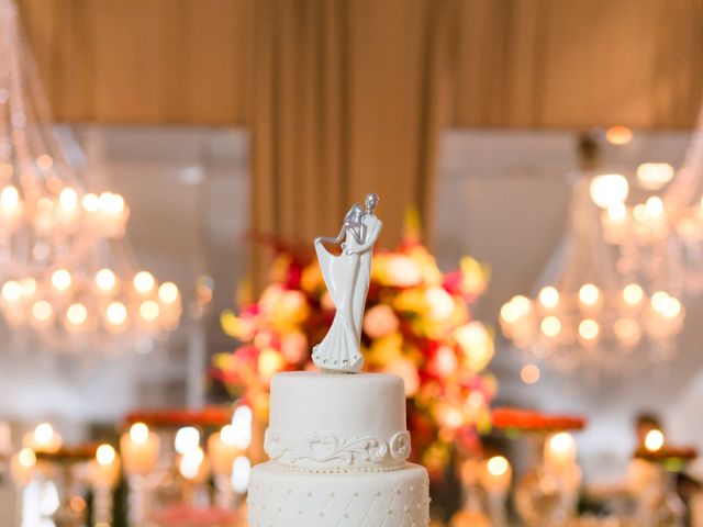 O casamento de Djonatan e Gabrielle em Curitiba, Paraná 98