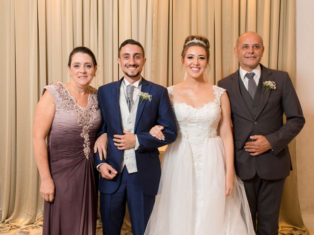 O casamento de Djonatan e Gabrielle em Curitiba, Paraná 102