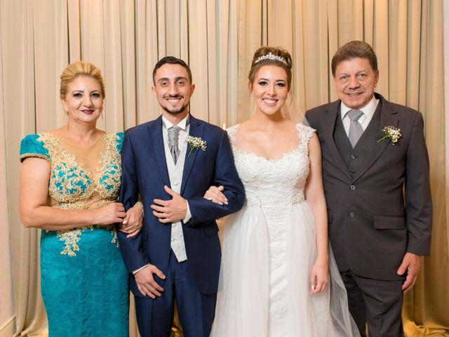 O casamento de Djonatan e Gabrielle em Curitiba, Paraná 103