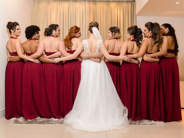 O casamento de Djonatan e Gabrielle em Curitiba, Paraná 105
