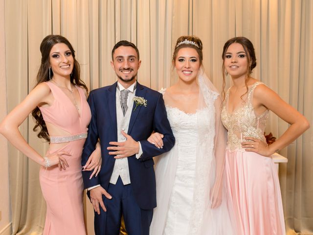 O casamento de Djonatan e Gabrielle em Curitiba, Paraná 108