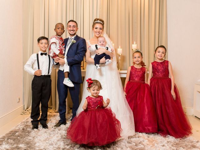 O casamento de Djonatan e Gabrielle em Curitiba, Paraná 109