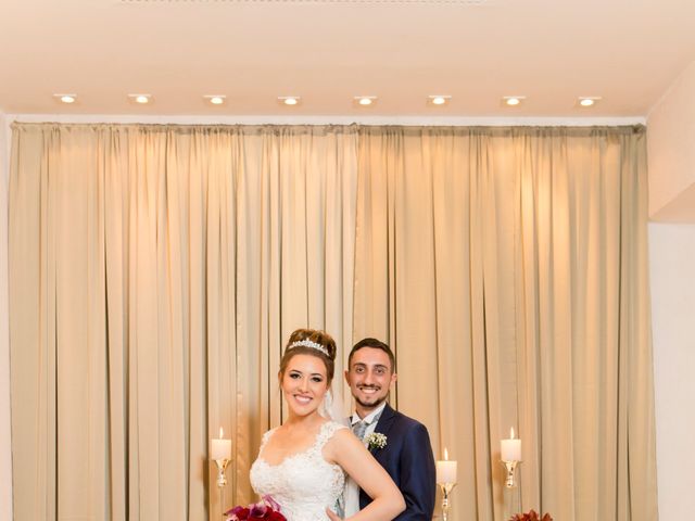 O casamento de Djonatan e Gabrielle em Curitiba, Paraná 110