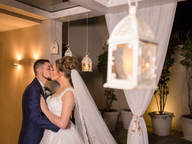 O casamento de Djonatan e Gabrielle em Curitiba, Paraná 116