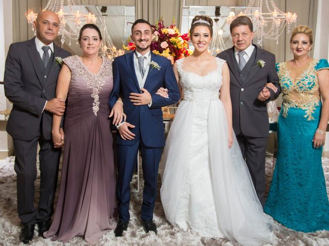 O casamento de Djonatan e Gabrielle em Curitiba, Paraná 119
