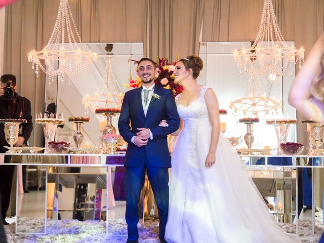 O casamento de Djonatan e Gabrielle em Curitiba, Paraná 126