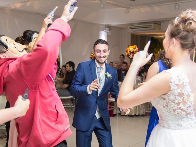 O casamento de Djonatan e Gabrielle em Curitiba, Paraná 127