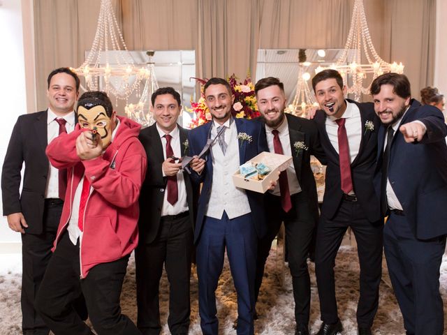 O casamento de Djonatan e Gabrielle em Curitiba, Paraná 130