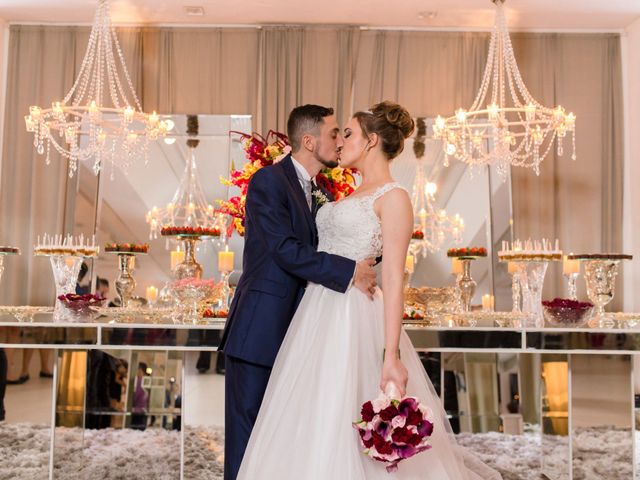 O casamento de Djonatan e Gabrielle em Curitiba, Paraná 134