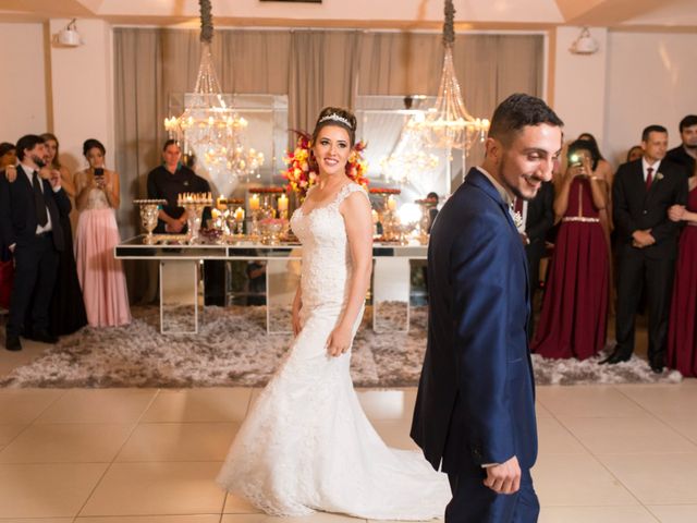 O casamento de Djonatan e Gabrielle em Curitiba, Paraná 138