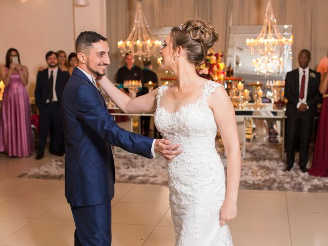 O casamento de Djonatan e Gabrielle em Curitiba, Paraná 139
