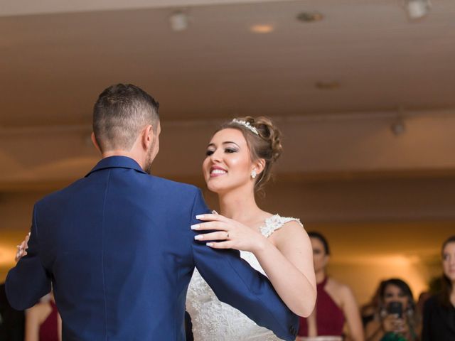 O casamento de Djonatan e Gabrielle em Curitiba, Paraná 141