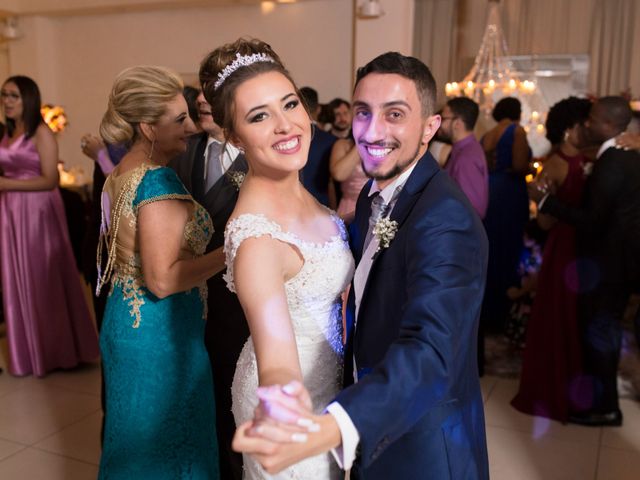 O casamento de Djonatan e Gabrielle em Curitiba, Paraná 145