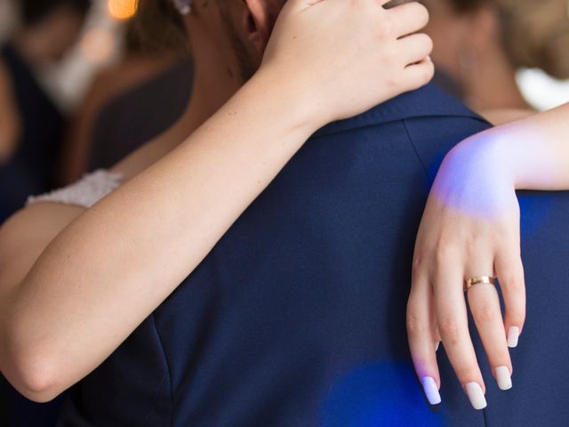 O casamento de Djonatan e Gabrielle em Curitiba, Paraná 147