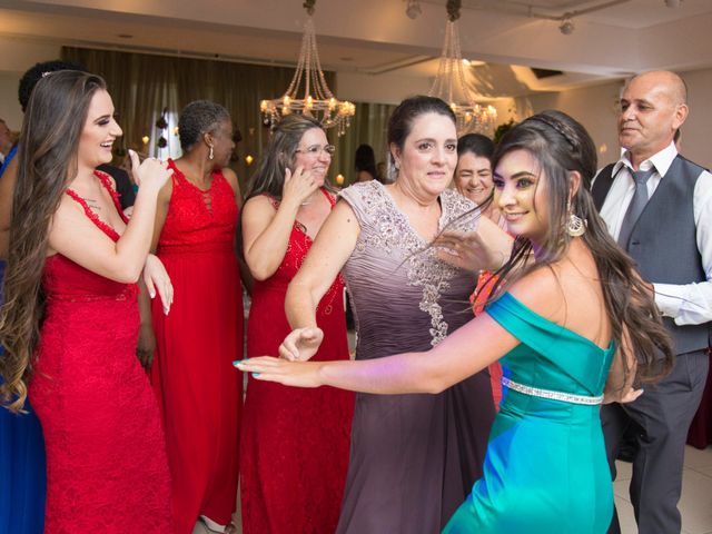 O casamento de Djonatan e Gabrielle em Curitiba, Paraná 152
