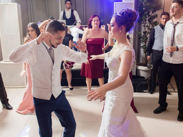 O casamento de Djonatan e Gabrielle em Curitiba, Paraná 156