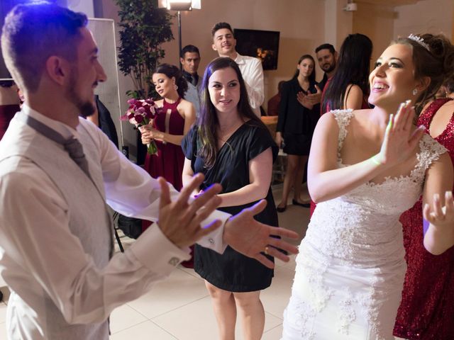 O casamento de Djonatan e Gabrielle em Curitiba, Paraná 157