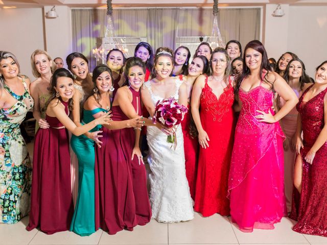 O casamento de Djonatan e Gabrielle em Curitiba, Paraná 159