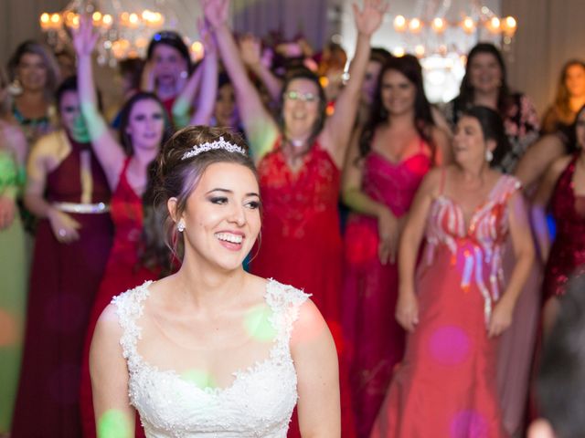 O casamento de Djonatan e Gabrielle em Curitiba, Paraná 160