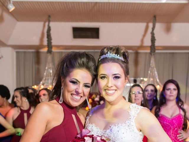 O casamento de Djonatan e Gabrielle em Curitiba, Paraná 162