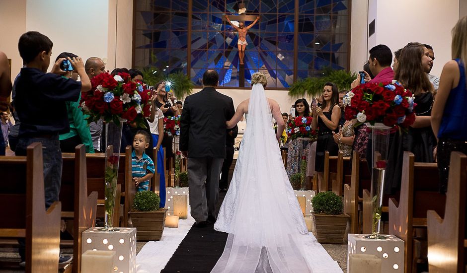 O casamento de Lessandro e Bruna em Barueri, São Paulo