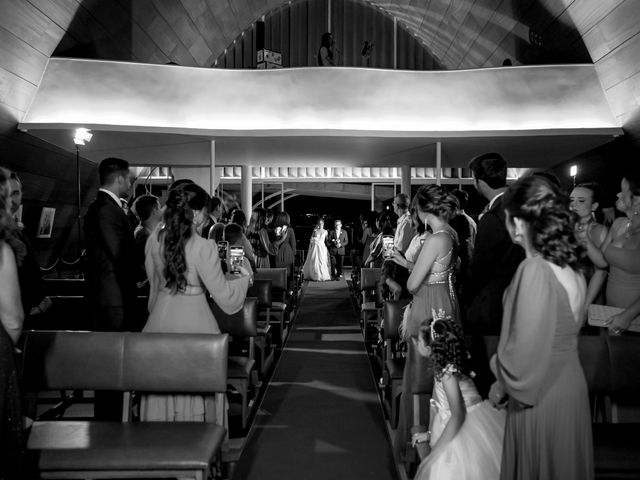 O casamento de Larissa e Daniel em Belo Horizonte, Minas Gerais 33