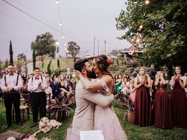 O casamento de Maikon  e Marina  em Caxias do Sul, Rio Grande do Sul 62