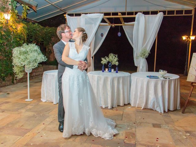 O casamento de Guilherme e Vanessa em Holambra, São Paulo Estado 57