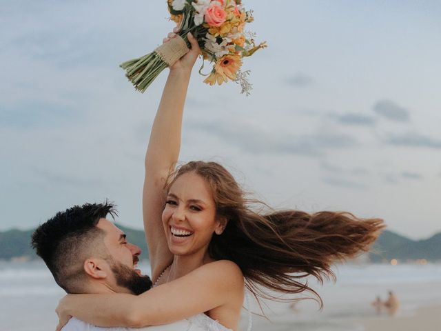 O casamento de Tiago Leão  e Bruna Leão  em Bombinhas, Santa Catarina 4