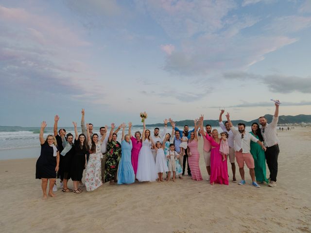 O casamento de Tiago Leão  e Bruna Leão  em Bombinhas, Santa Catarina 2